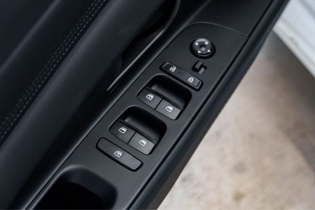 New 2025 Hyundai Elantra SEL image 18