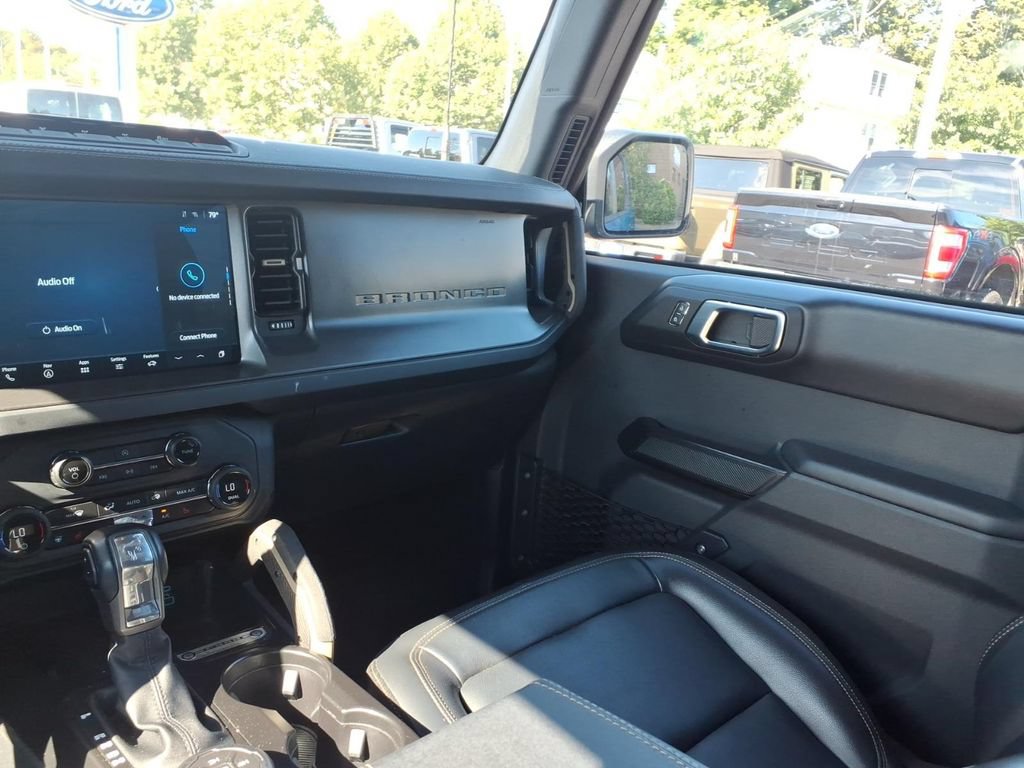 Used 2025 Ford Bronco Badlands AWD/4WD image 16