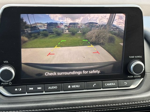 Used 2023 Nissan Rogue S AWD/4WD image 25