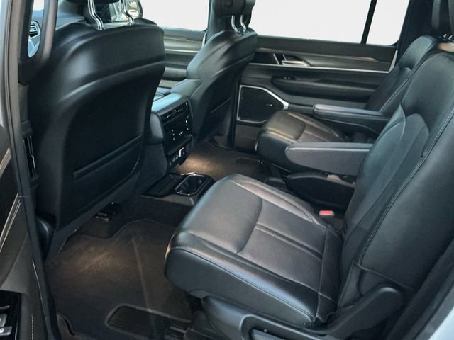 Used 2024 Jeep Wagoneer Series II AWD/4WD image 15