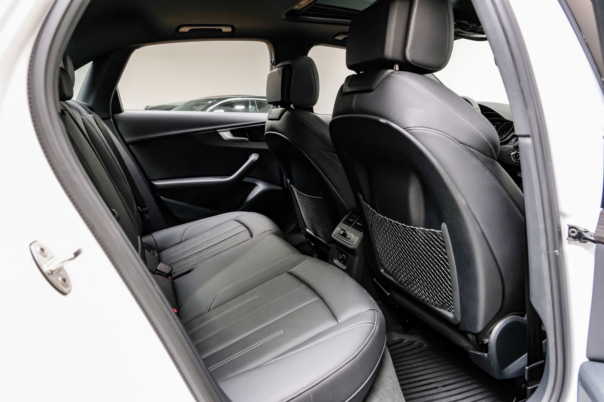 Used 2023 Audi A4 2.0T Premium w/ Convenience Package image 40