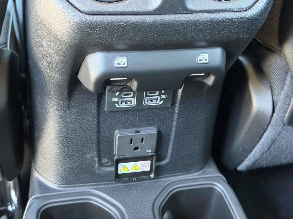 Used 2025 Jeep Wrangler Unlimited Rubicon w/ Safety Group AWD/4WD image 16