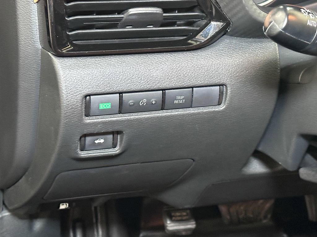 Used 2022 Nissan Sentra SV w/ SV Premium Package image 22