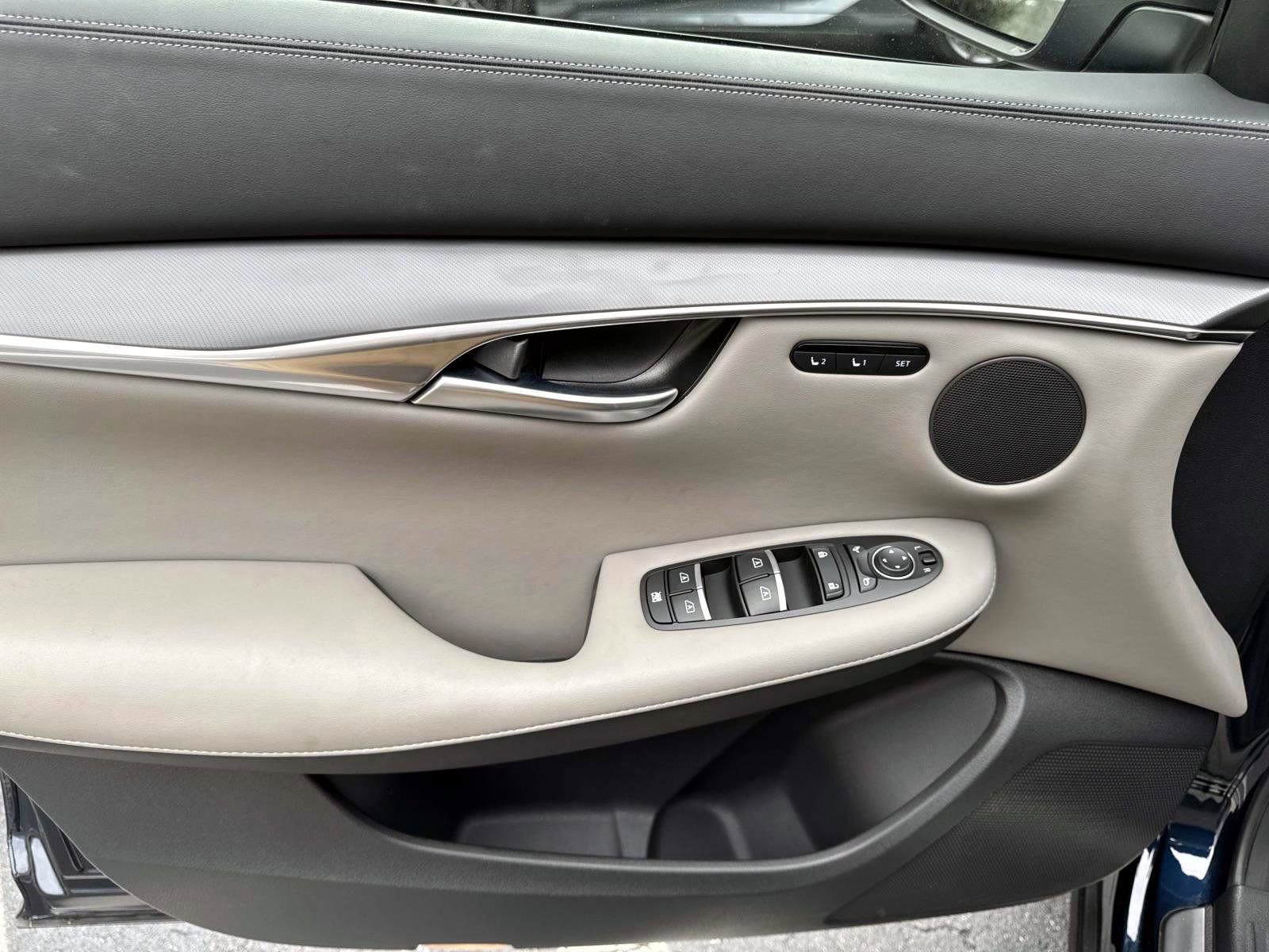 Certified 2025 INFINITI QX50 Luxe w/ Accent Package image 7