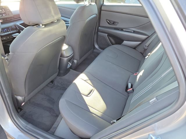 Used 2025 Hyundai Elantra Sport image 19