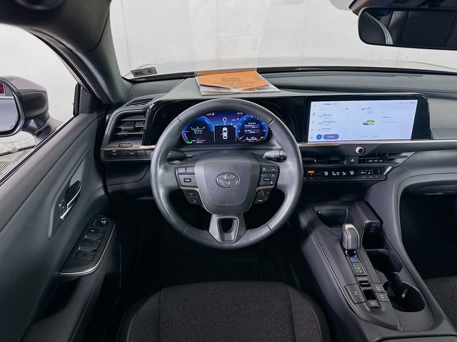 Used 2023 Toyota Crown XLE image 21