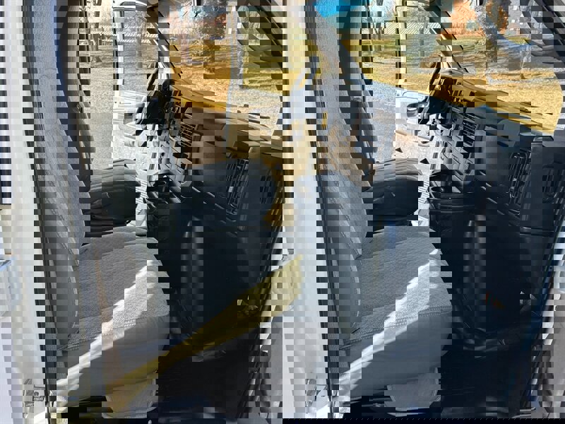 Used 2010 Chevrolet Express 1500 image 12