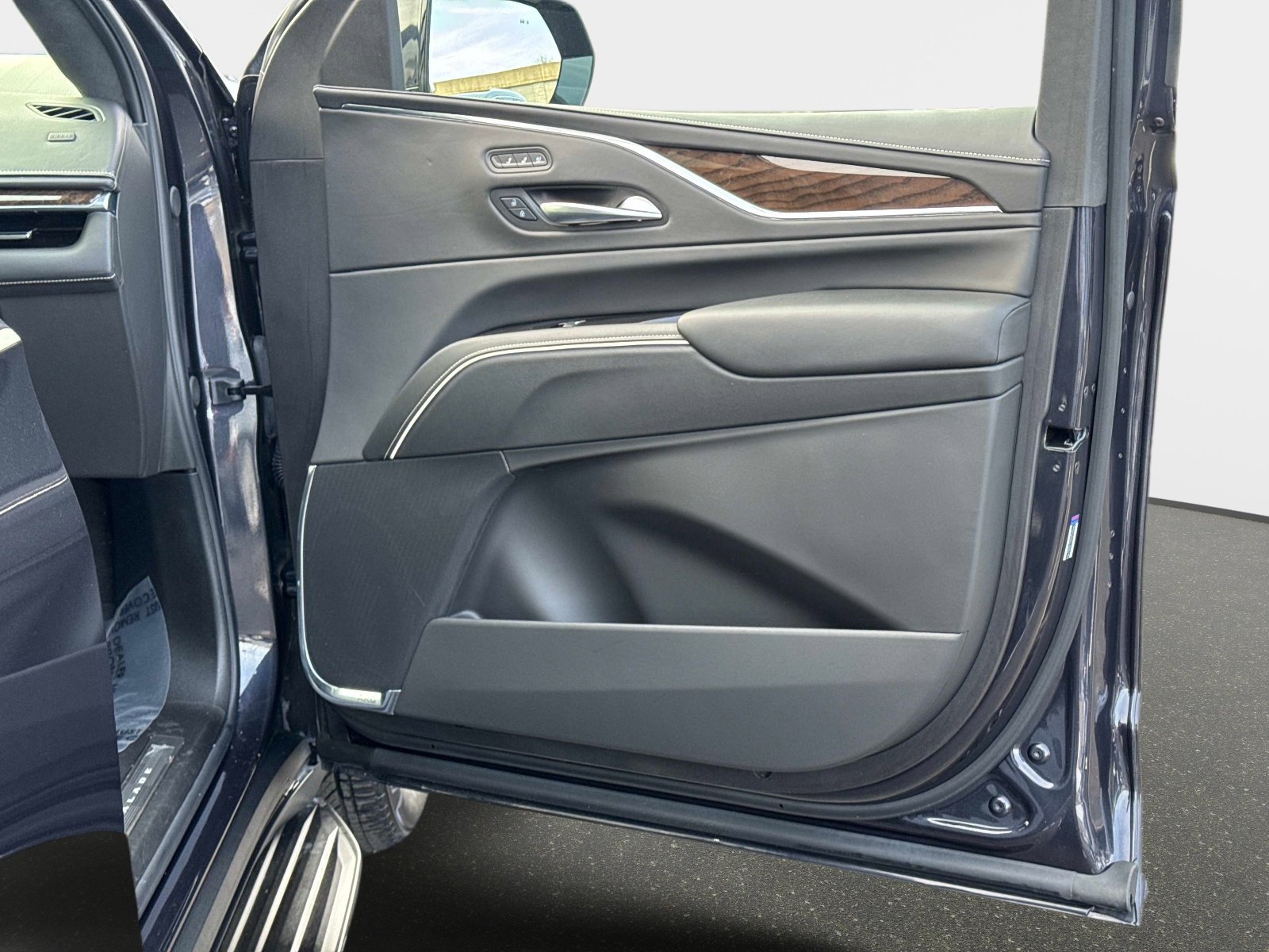 Used 2024 Cadillac Escalade ESV Sport Platinum image 14