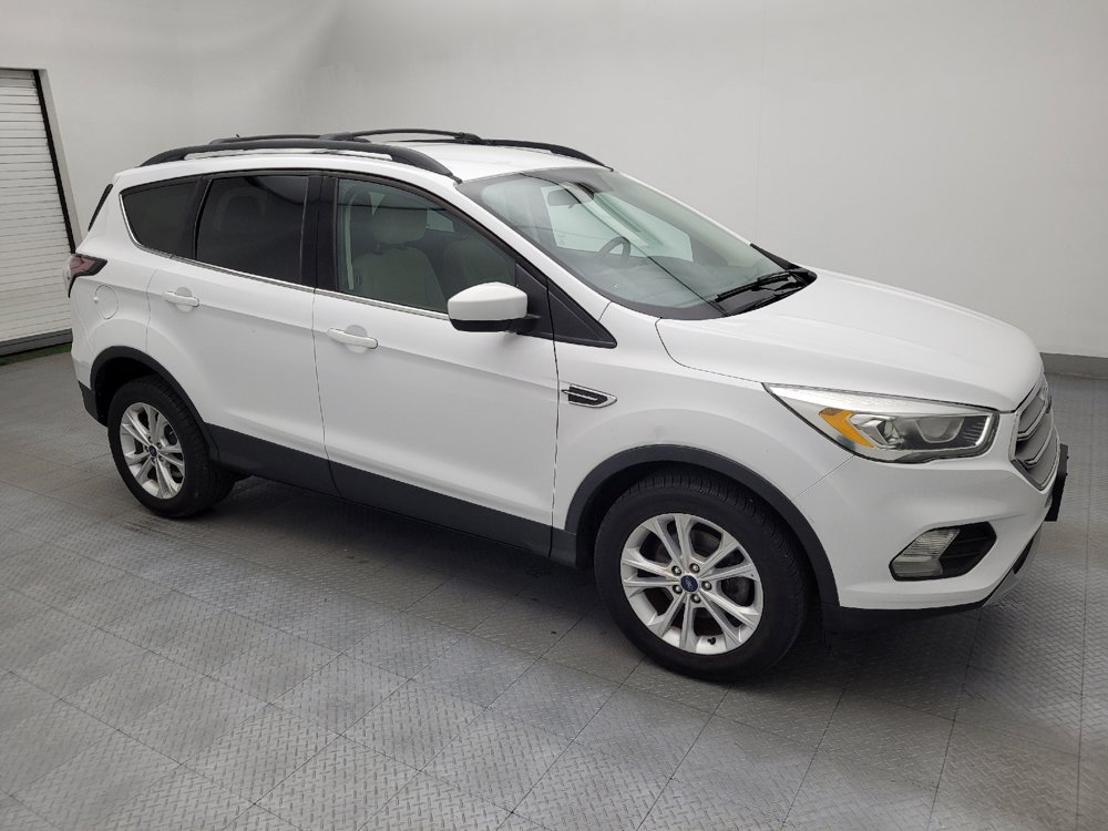 Used 2017 Ford Escape SE w/ Equipment Group 201A FWD image 11