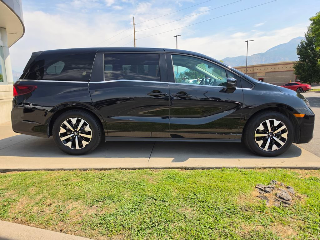 Used 2025 Honda Odyssey EX-L image 4