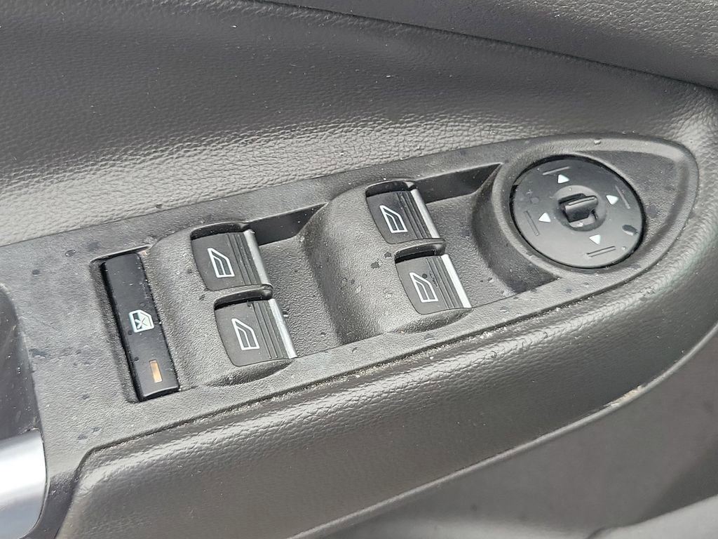 Used 2017 Ford Escape SE w/ Equipment Group 201A image 24