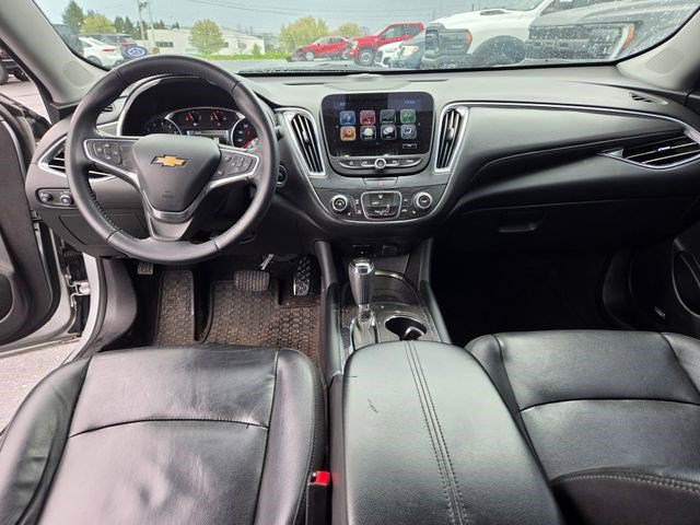 Used 2017 Chevrolet Malibu LT w/ Leather Package image 5