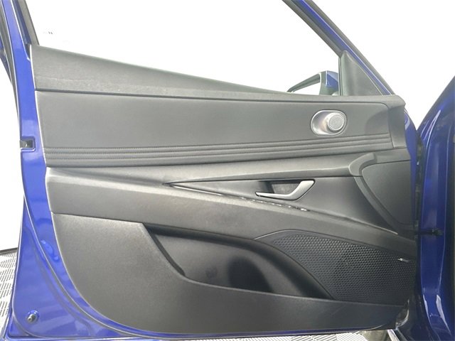 Used 2023 Hyundai Elantra Limited w/ Cargo Package image 13
