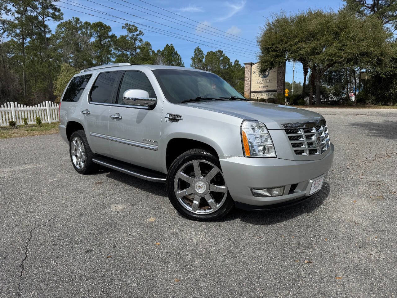 Used 2012 Cadillac Escalade Luxury image 8