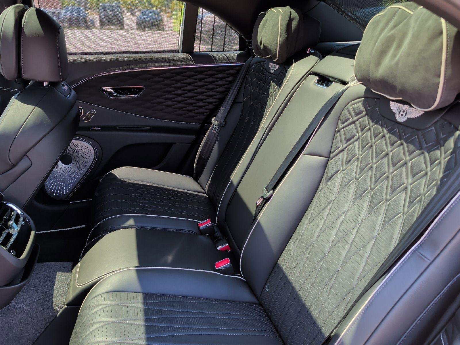 Used 2021 Bentley Flying Spur V8 AWD/4WD image 12