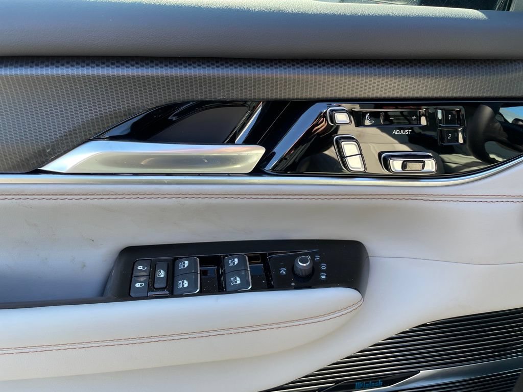 New 2026 Jeep Grand Wagoneer Summit w/ Premium Group III AWD/4WD image 9