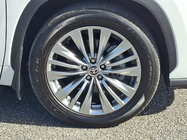 Used 2026 Toyota Highlander XLE AWD/4WD image 26