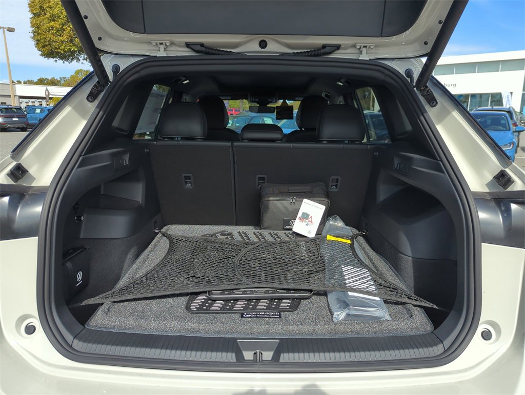 New 2026 Volkswagen Tiguan SE R-Line image 19