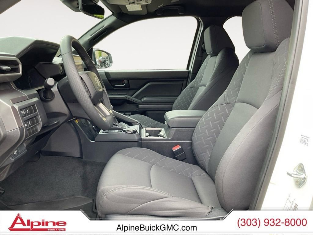 Used 2025 Toyota Tacoma SR5 AWD/4WD image 17