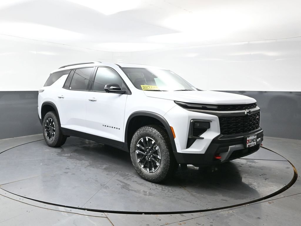 New 2026 Chevrolet Traverse Z71 w/ Enhanced Driving Package AWD/4WD image 3