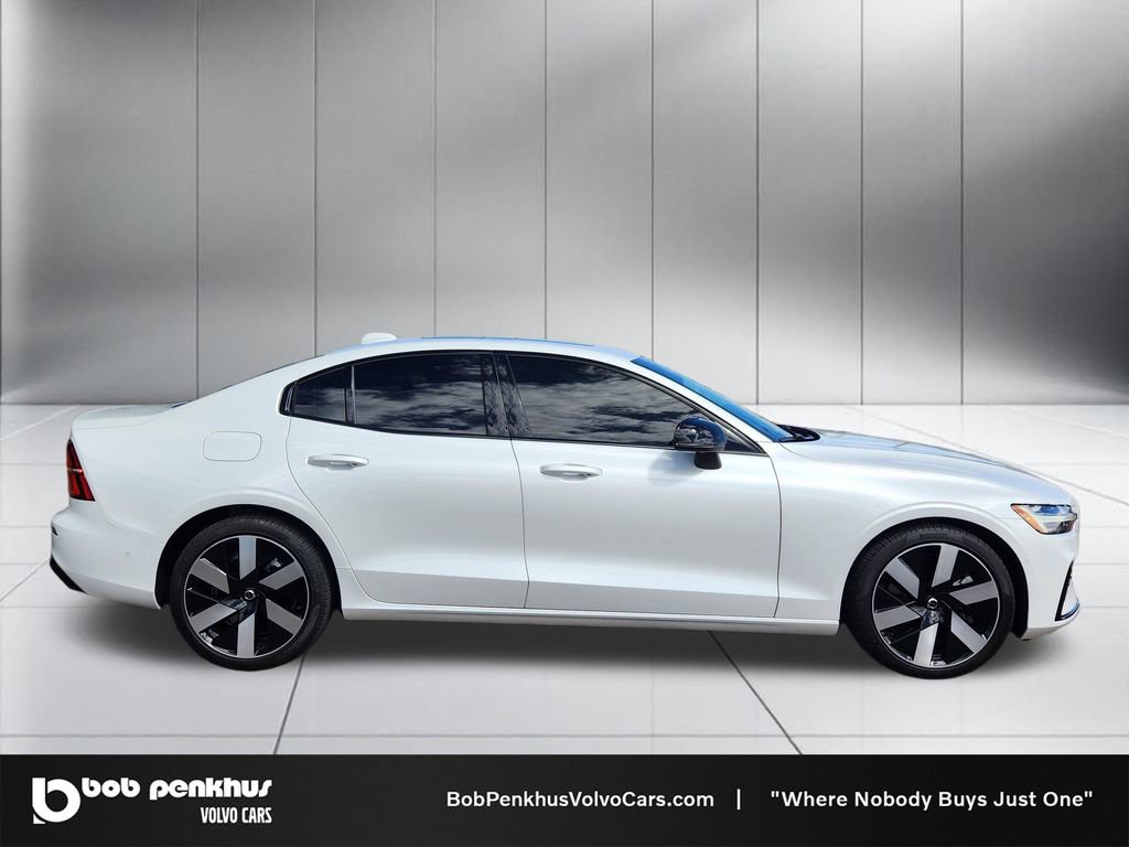 Used 2025 Volvo S60 T8 Plus image 24