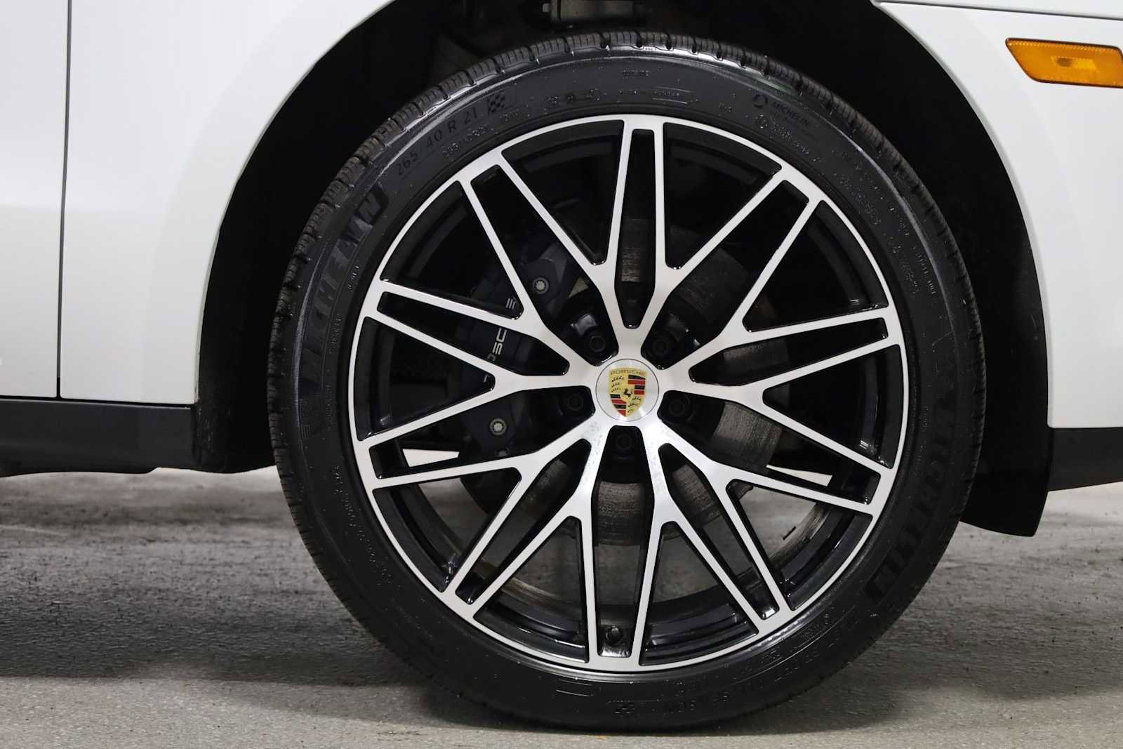 Certified 2026 Porsche Macan image 12