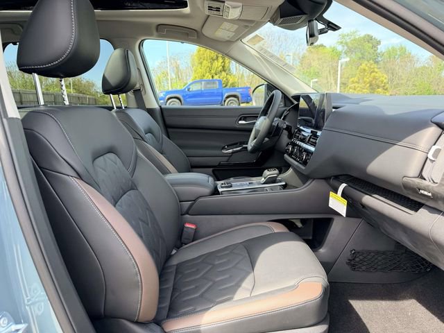 New 2026 Nissan Pathfinder Platinum image 10