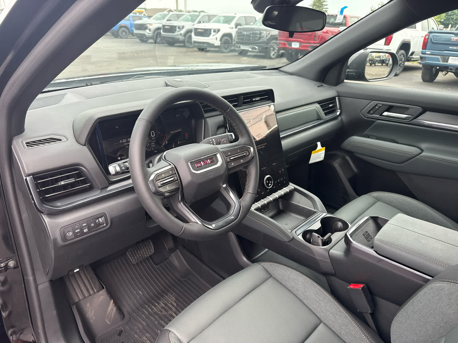 New 2027 GMC Terrain AT4 w/ Convenience Package III AWD/4WD image 11