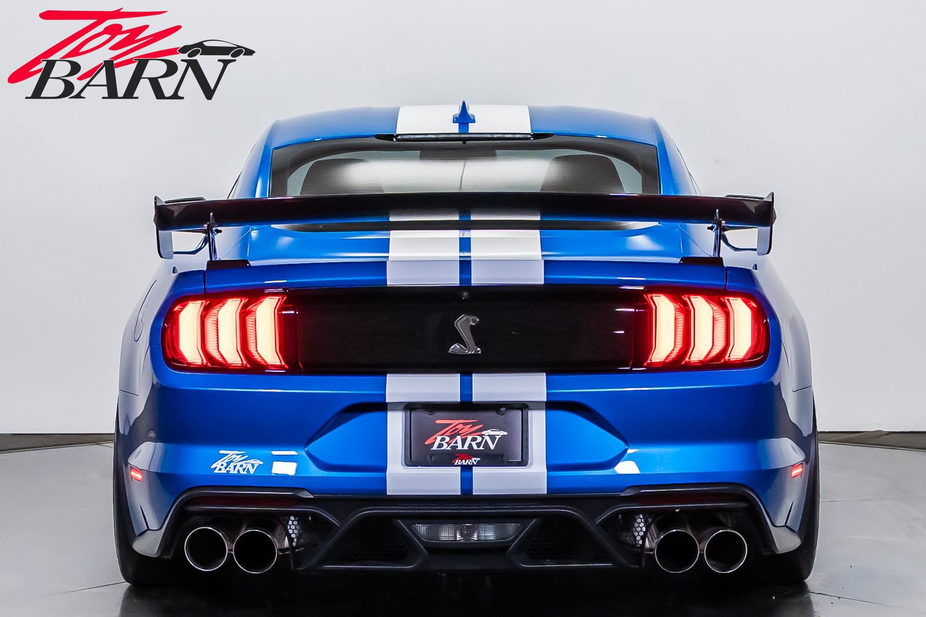 Used 2020 Ford Mustang Shelby GT500 w/ Carbon Fiber Track Pack image 4