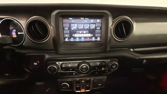 Used 2023 Jeep Wrangler Unlimited w/ Cold Weather Group AWD/4WD image 22