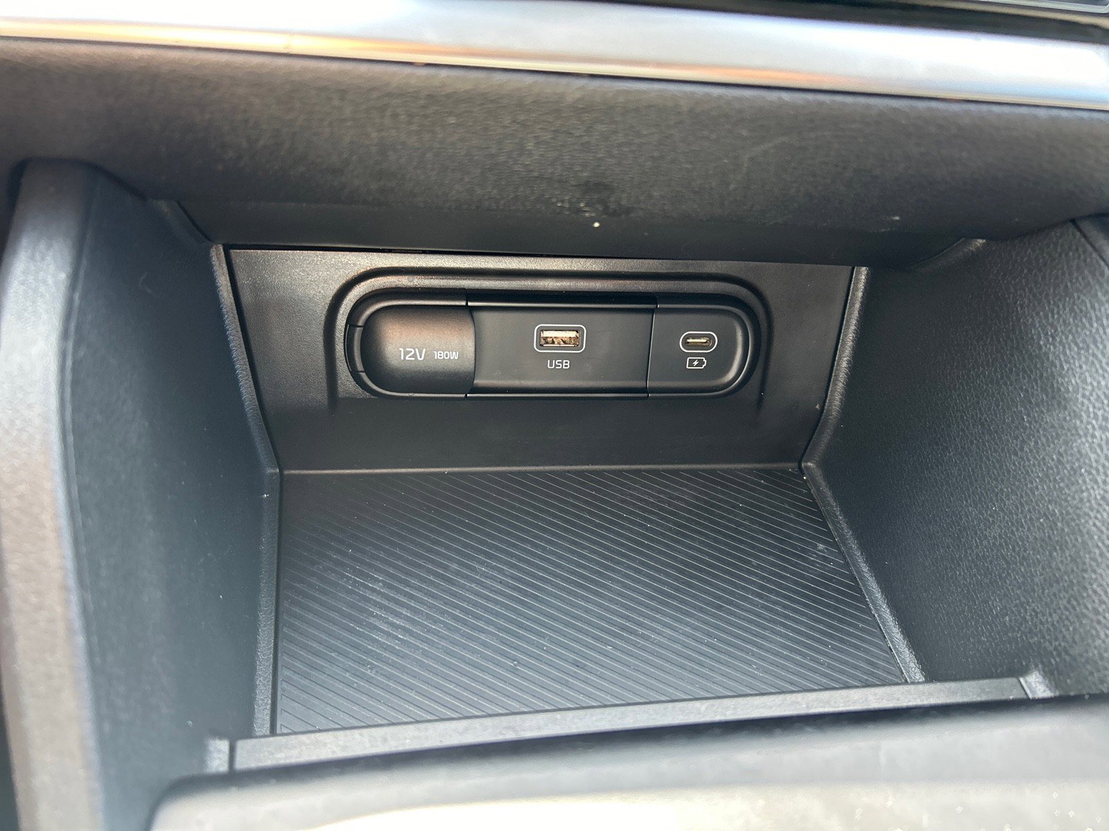 Used 2025 Kia Sportage LX FWD image 13