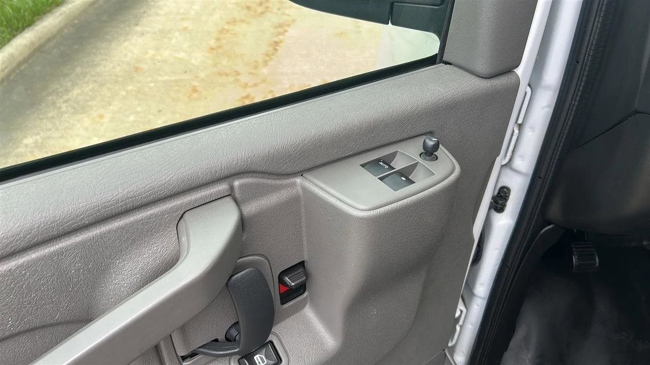 Used 2018 Chevrolet Express 3500 LT w/ LT Preferred Equipment Group RWD image 39