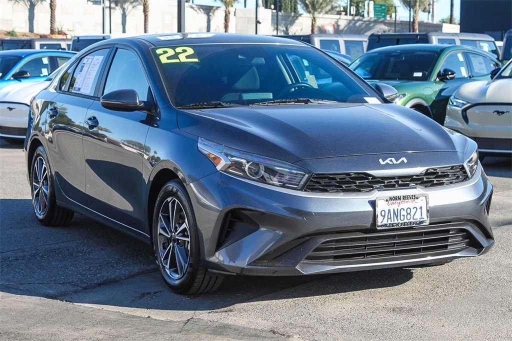 Used 2022 Kia Forte LXS w/ LXS Technology Package image 3