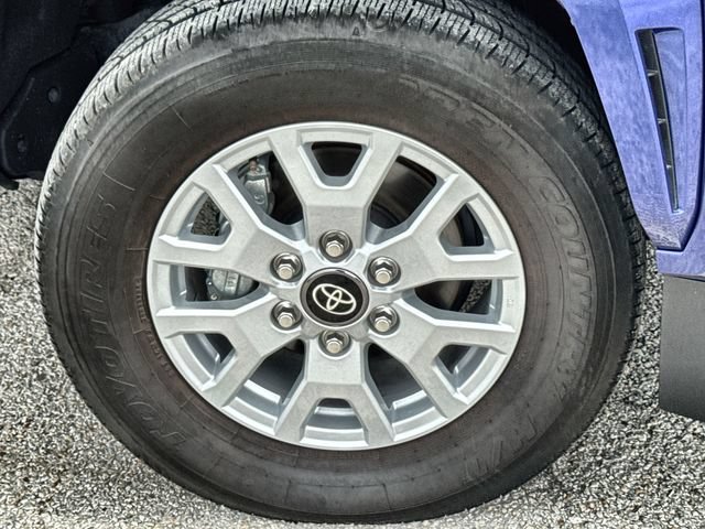 Used 2025 Toyota Tacoma SR5 AWD/4WD image 10