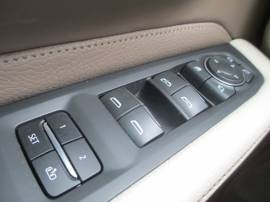 Used 2021 GMC Yukon XL Denali w/ Denali Ultimate Package image 32