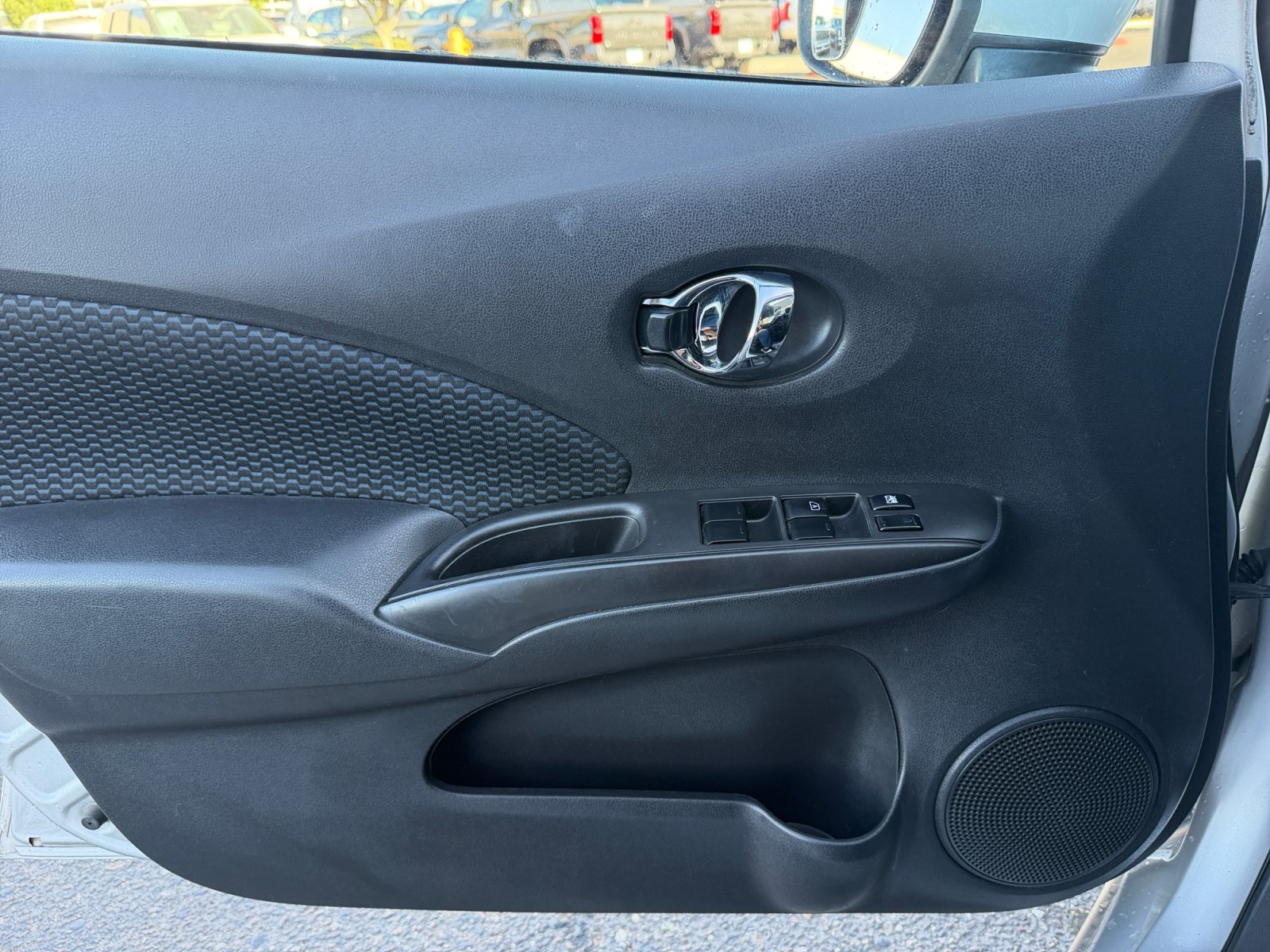 Used 2016 Nissan Versa Note SV FWD image 13