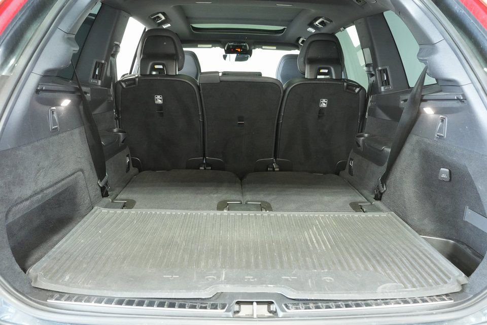 Used 2022 Volvo XC90 T8 R-Design w/ Advanced Package image 17