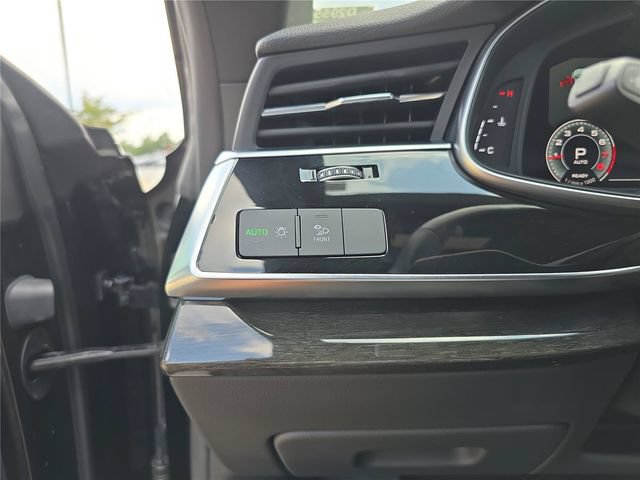 Used 2022 Audi Q8 Premium AWD/4WD image 35