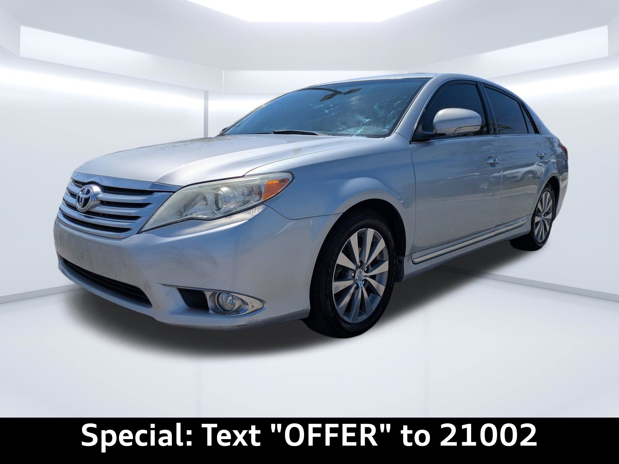 Used 2012 Toyota Avalon Limited image 7