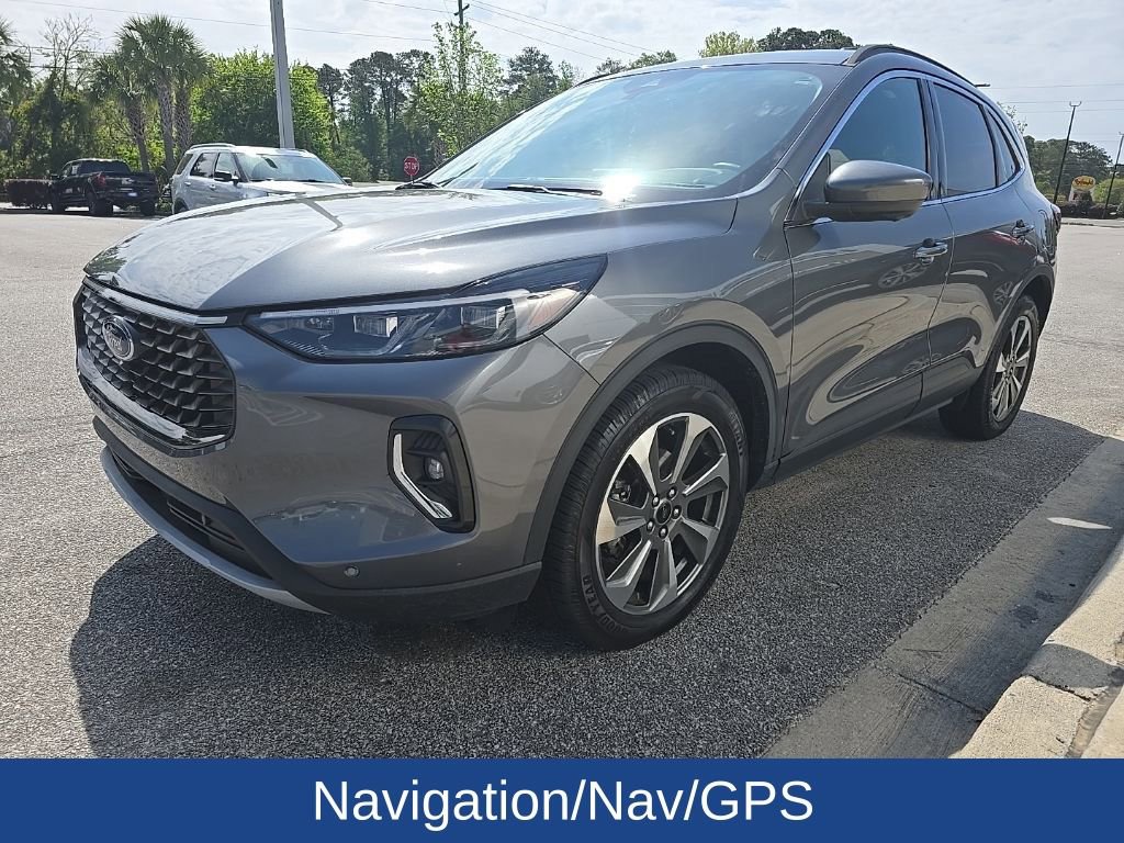 Used 2023 Ford Escape Platinum image 3