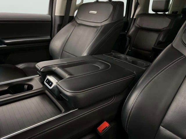 Used 2025 Ford Expedition Platinum AWD/4WD image 90