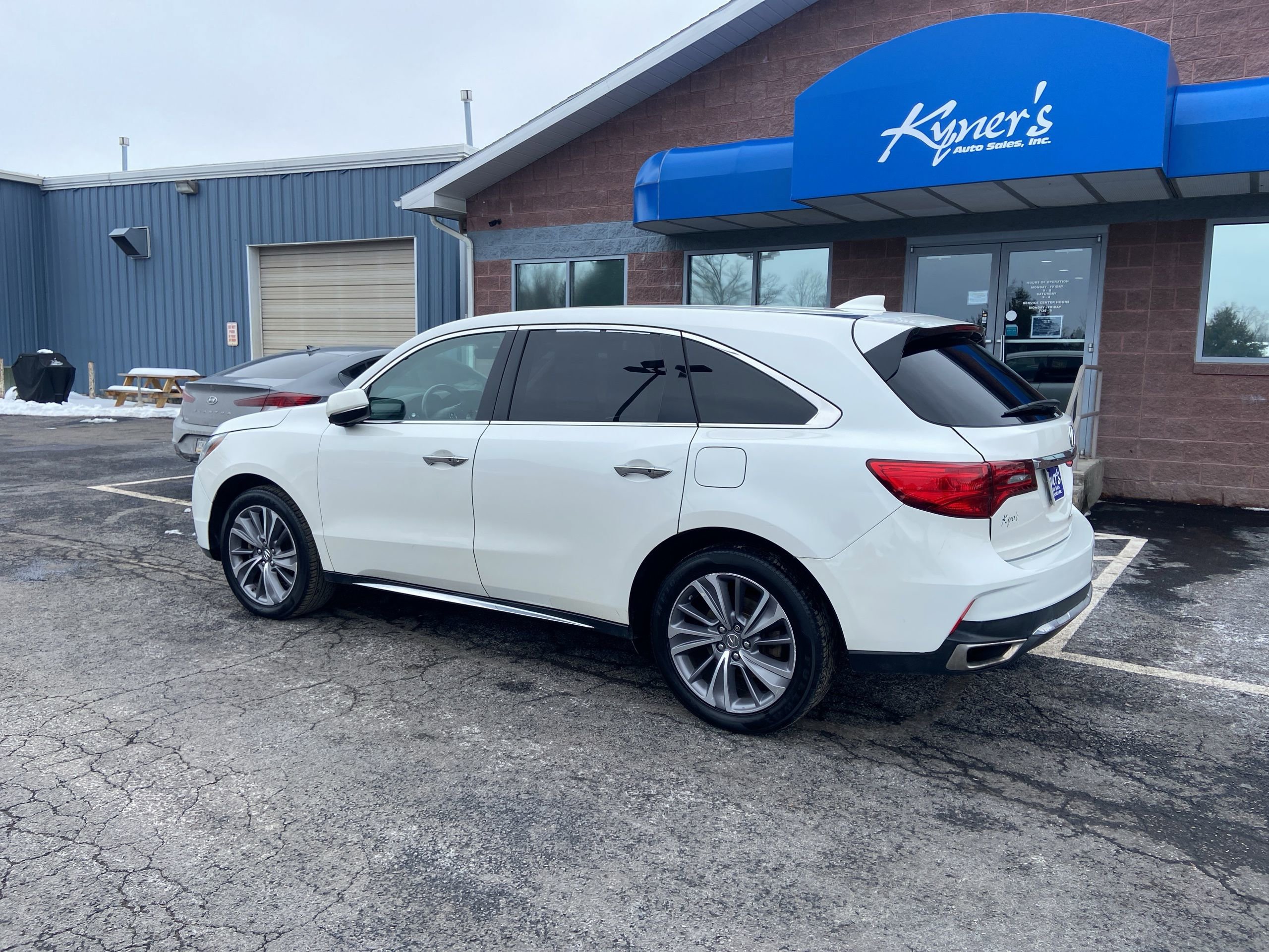 Used 2018 Acura MDX w/ Technology & Entertainment image 4