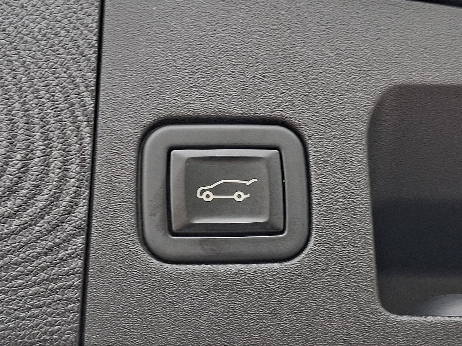 Certified 2023 Cadillac XT4 Sport AWD/4WD image 28
