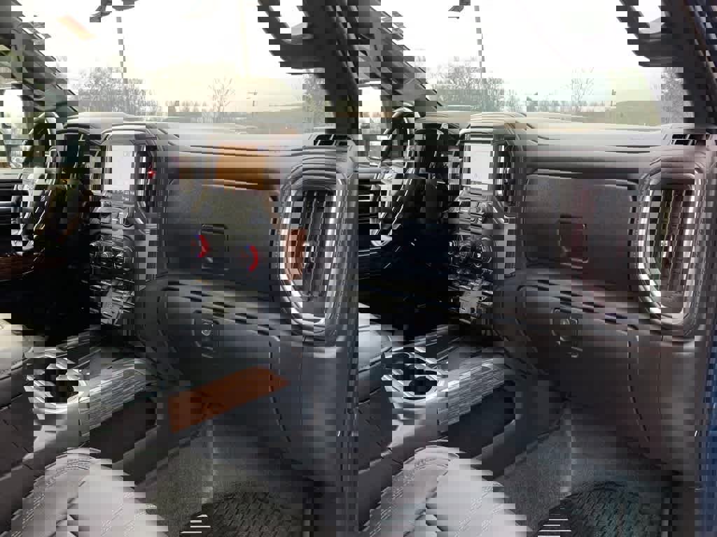 Used 2020 Chevrolet Silverado 2500 High Country w/ Z71 Off-Road Package image 13