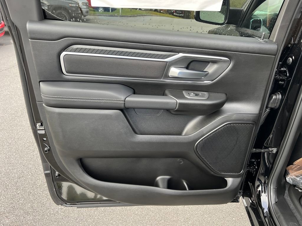 New 2026 RAM 1500 4x4 Crew Cab image 29