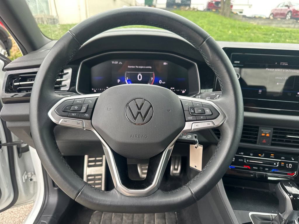 Used 2025 Volkswagen Jetta Sport FWD image 12