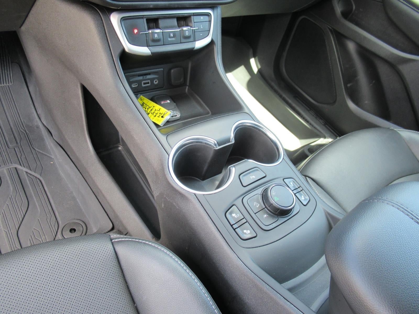 Used 2024 GMC Terrain SLT w/ Tech Package FWD image 17