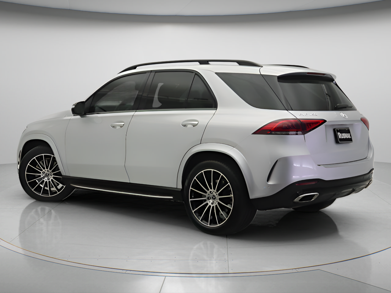 Used 2020 Mercedes-Benz GLE 450 4MATIC image 2