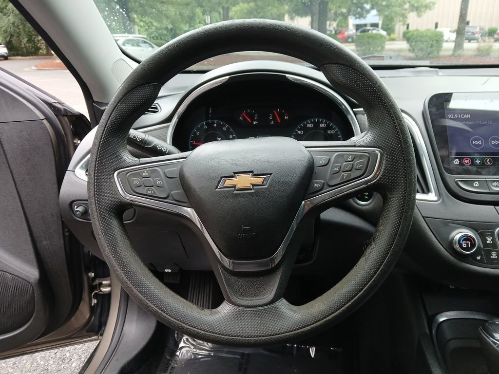 Used 2020 Chevrolet Malibu LT FWD image 15