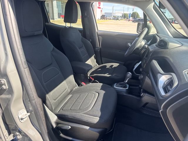 Used 2020 Jeep Renegade Latitude FWD image 12